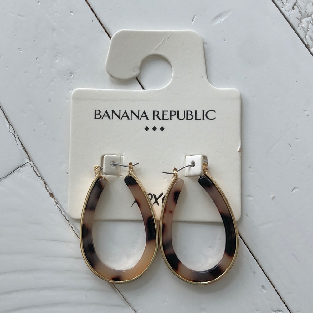 Tortoise hoop earrings